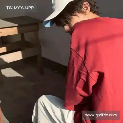 包奕和